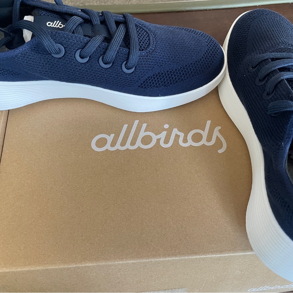 Allbirds Women's Navy Sneakers New in Box